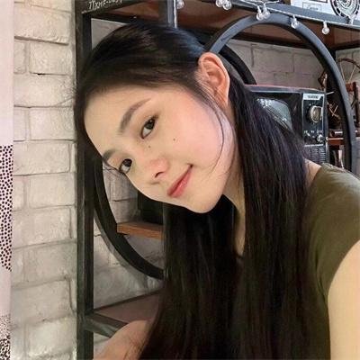 号舱房的女人